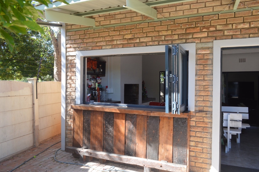 4 Bedroom Property for Sale in Flamwood North West